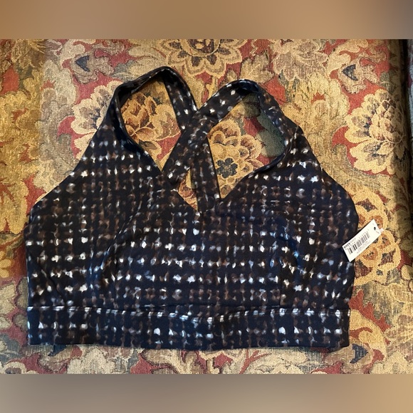 NWT- Core IO size large - Picture 5 of 9